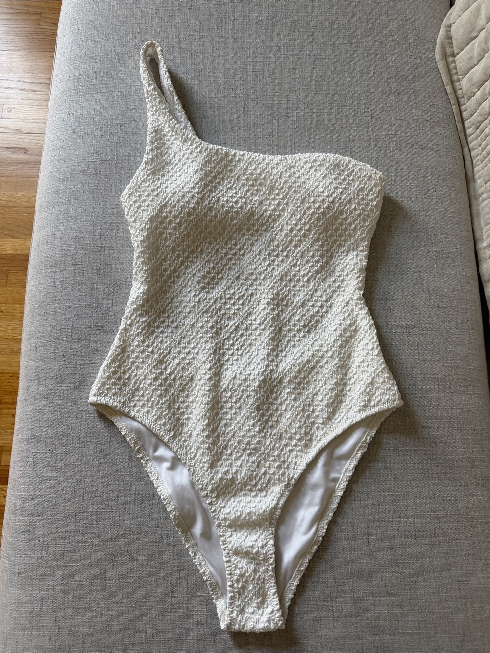 Mango Cream Textured One-Shoulder Swimsuit